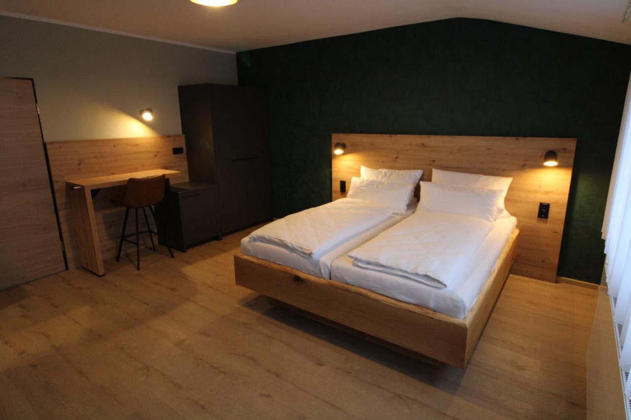 Der Hirsch Hotel 몬샤우 외부 사진